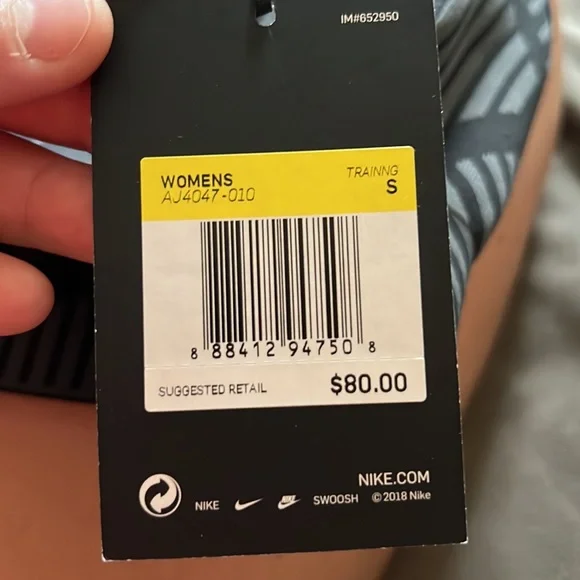 NWT Nike flyknit bra - Picture 4 of 4